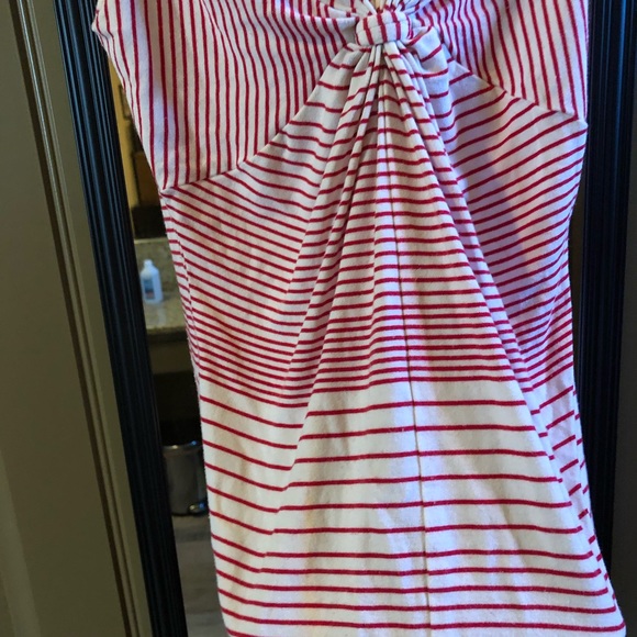 🌹CAbi XS sleeveless top flattering cut! - Picture 7 of 9